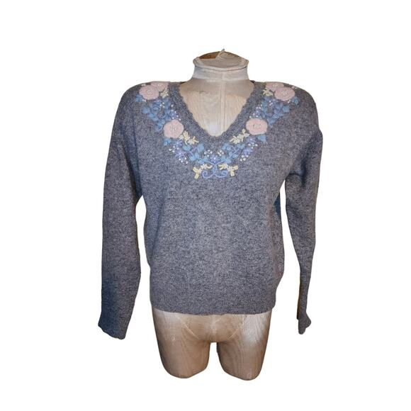 Vintage Liz Claiborne Floral‎ Embroidered Sweater Lambswool Angora SZ S - Picture 1 of 5